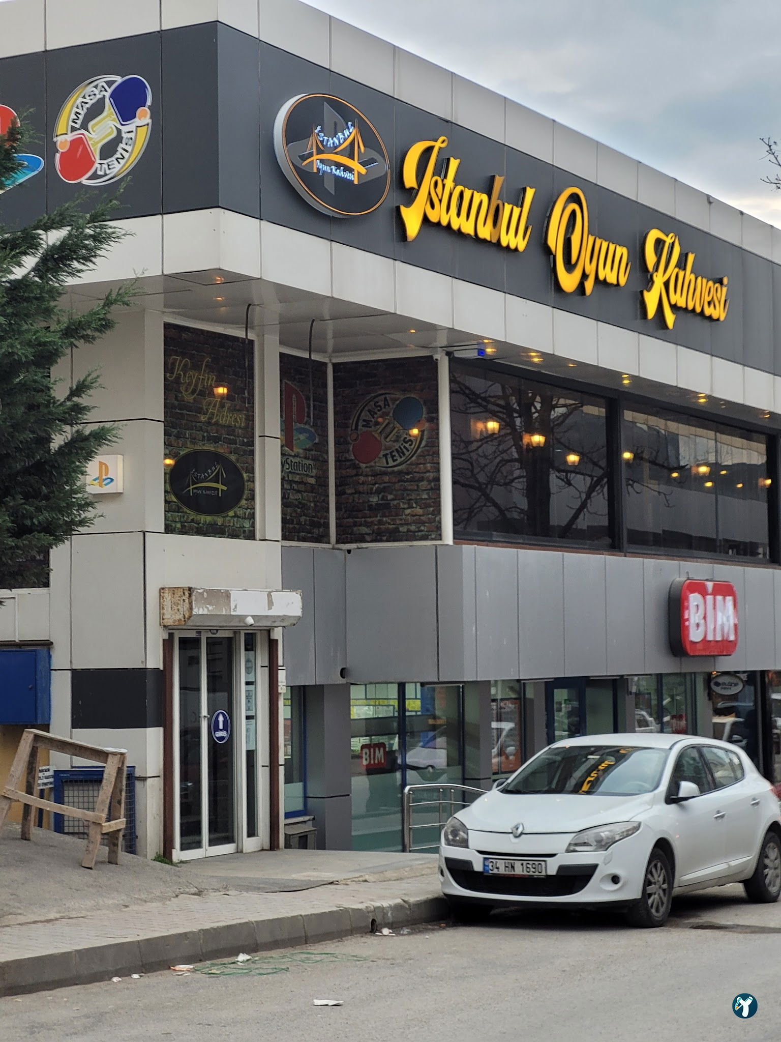 İstanbul Oyun Kahvesi̇ - Masa Teni̇si̇ - Bi̇lardo - Playstation