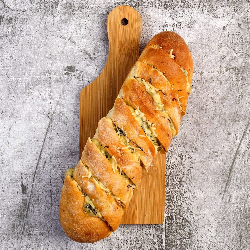 Sarımsaklı Kaşarlı Ekmek