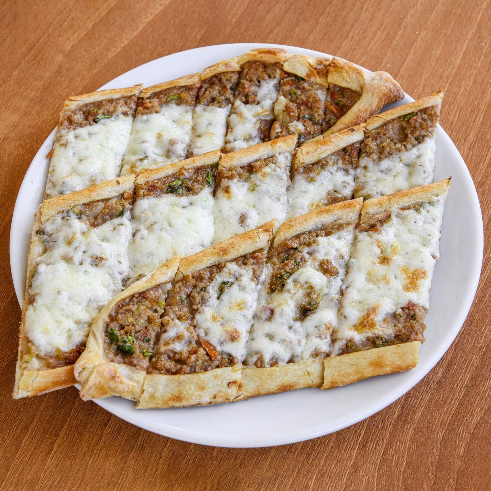 Kıymalı Kaşarlı Pide