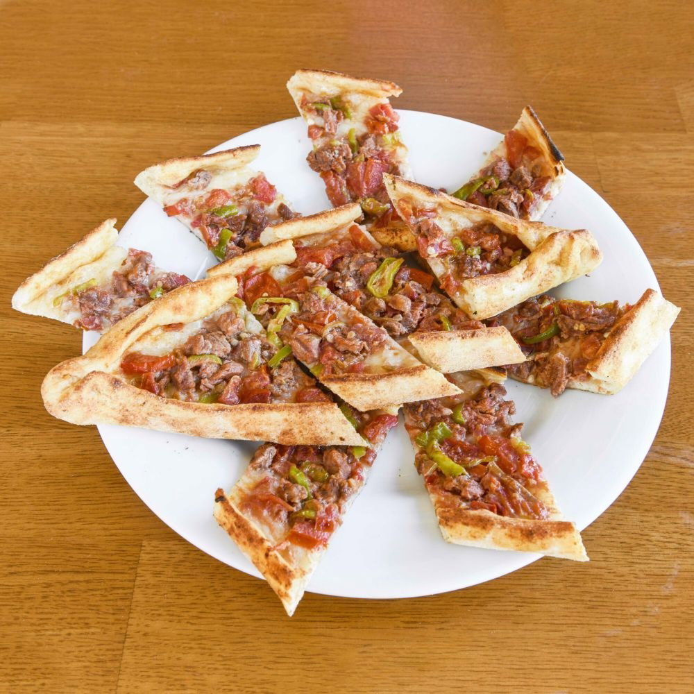 Kuşbaşı Kaşarlı Mantarlı Pide