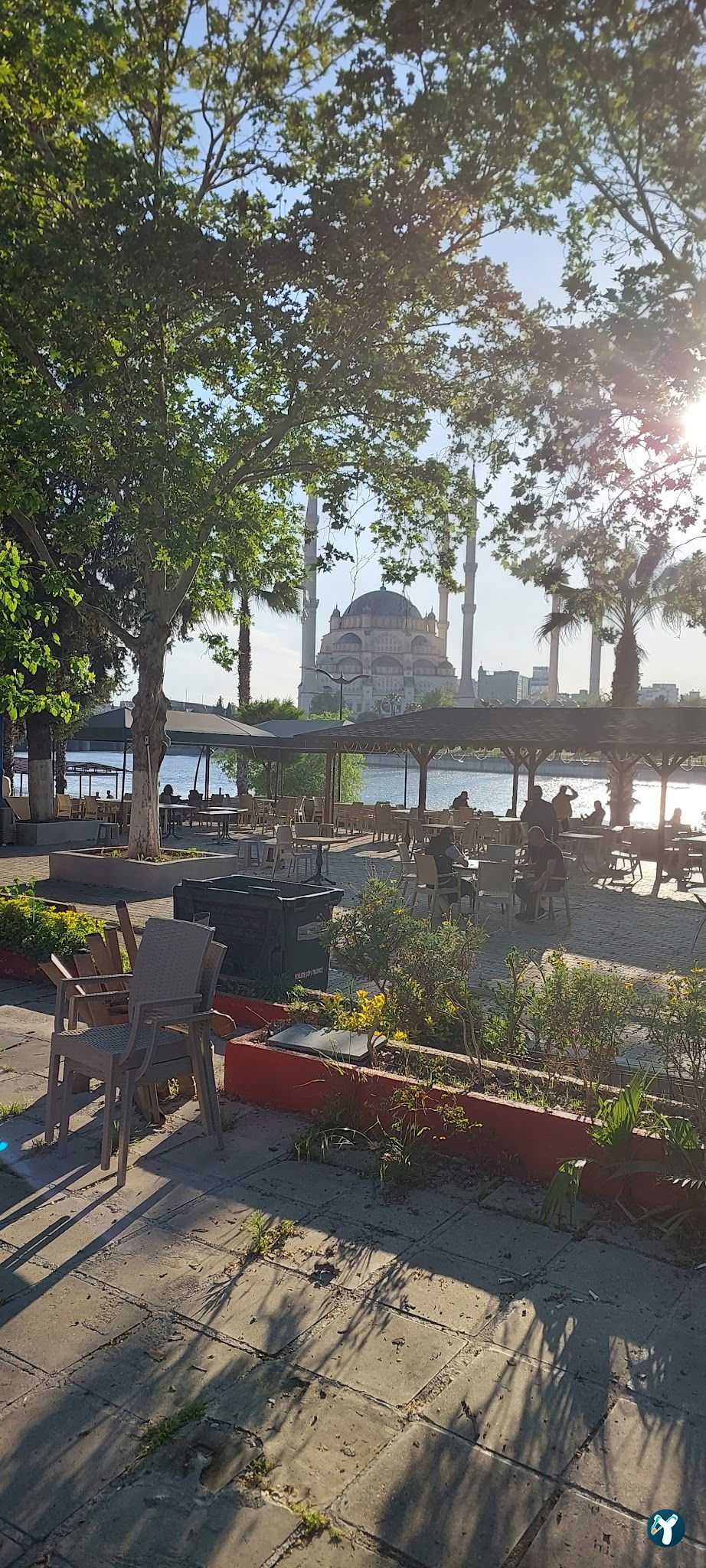 Nehir Kenarı