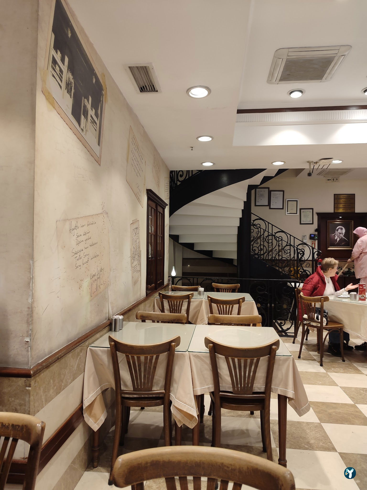 Saray Muhallebicisi - Beyoğlu