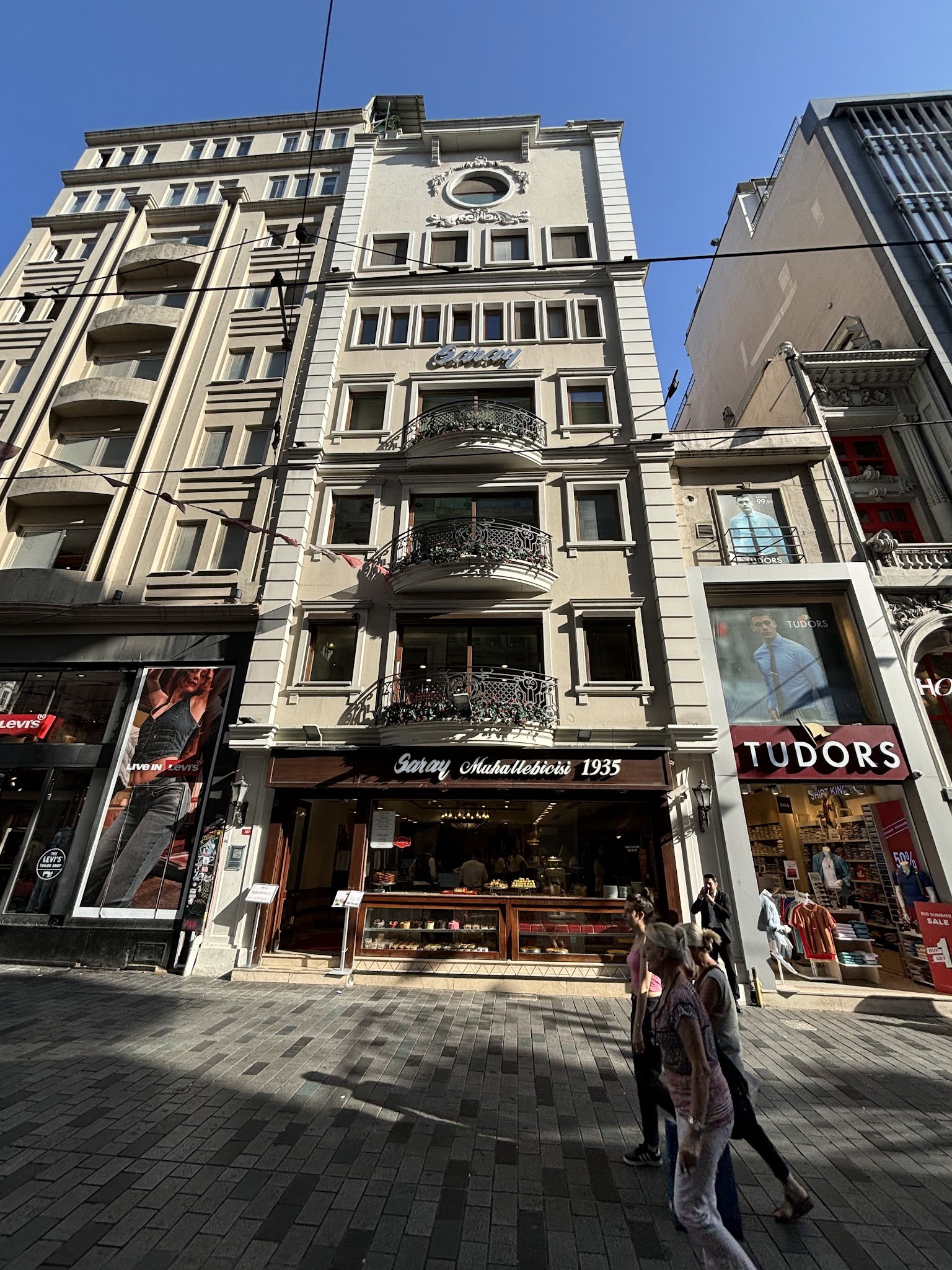 Saray Muhallebicisi - Beyoğlu