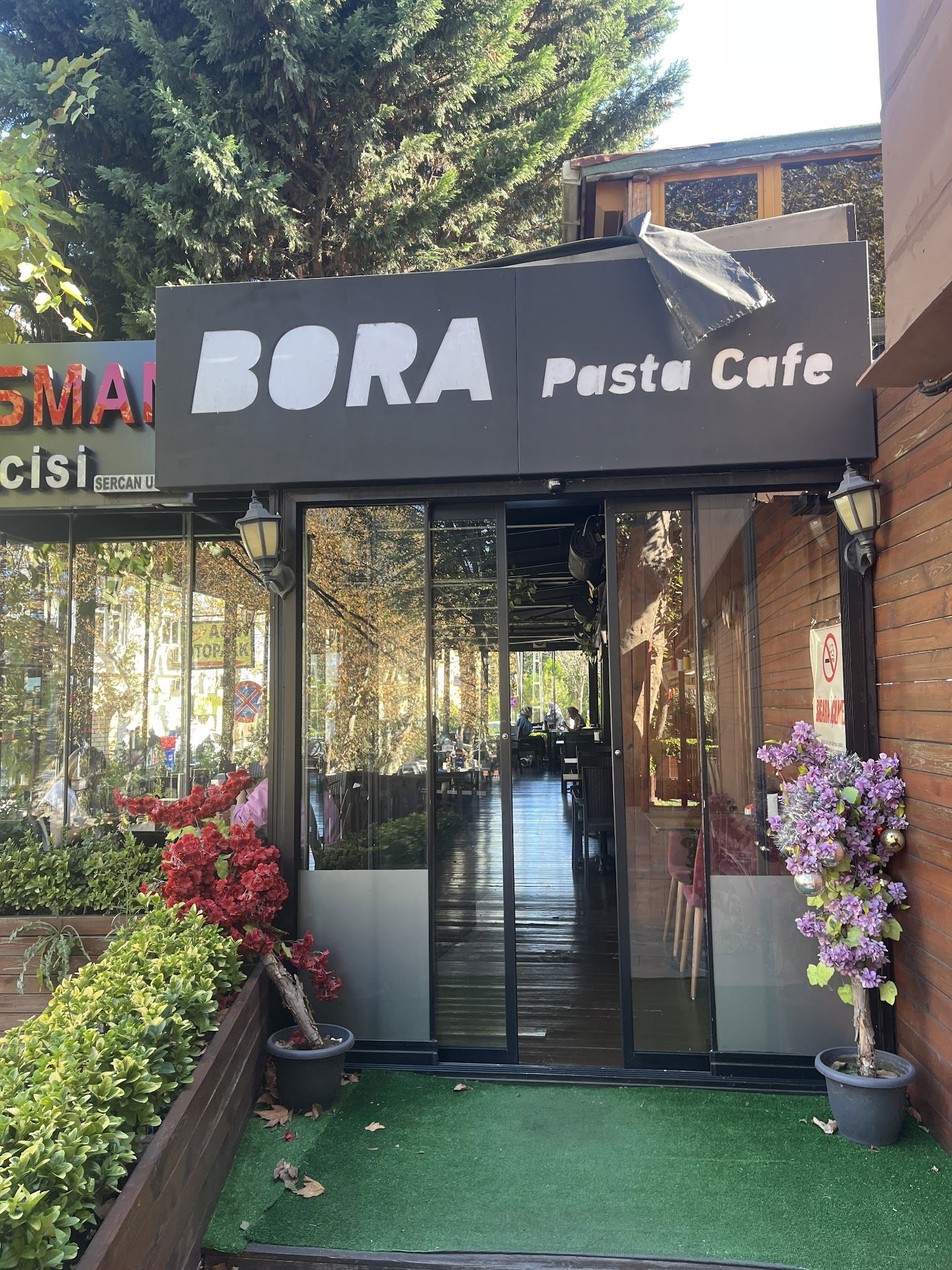 Bora Cafe