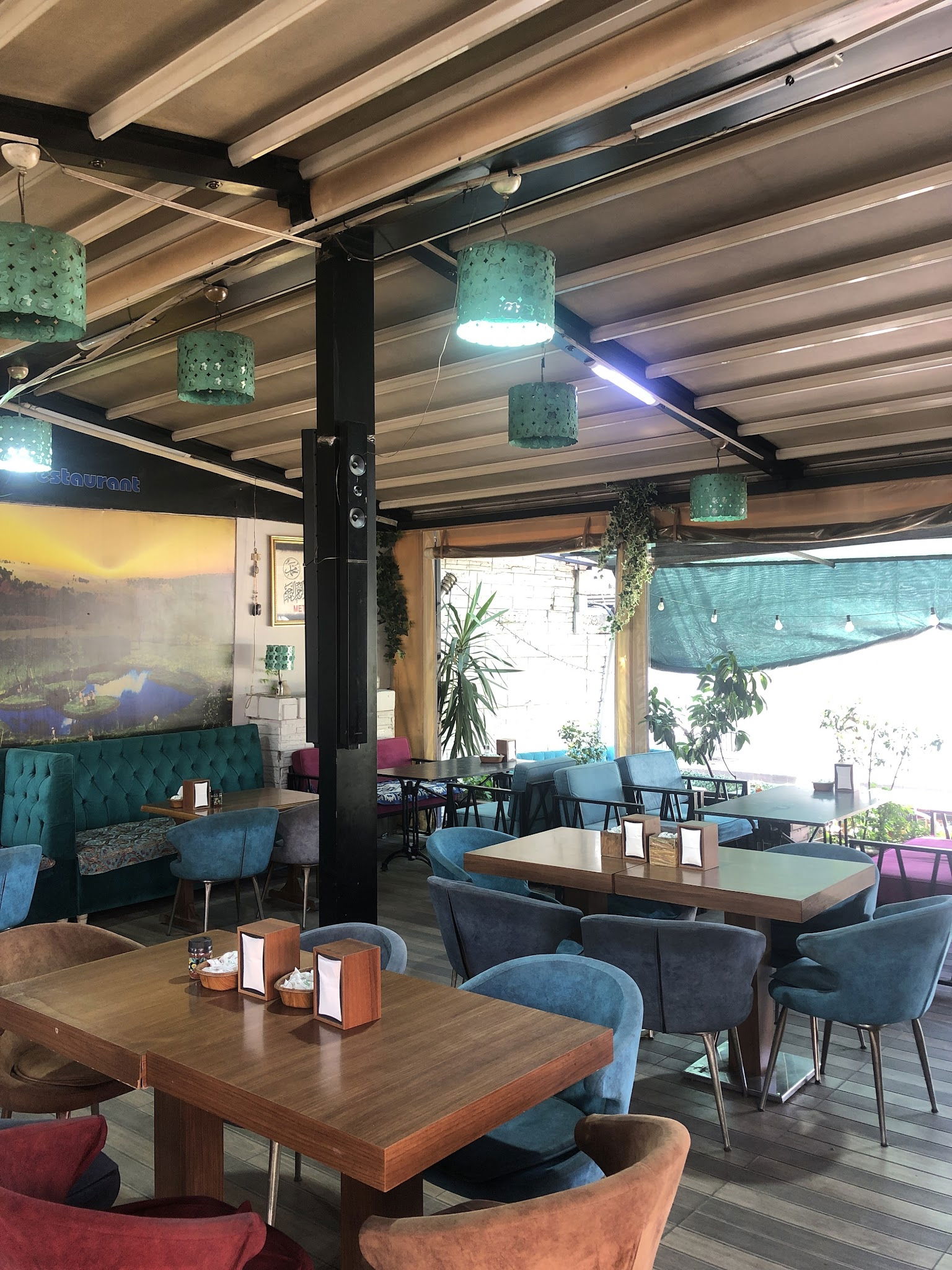 Metro Cafe Restaurant