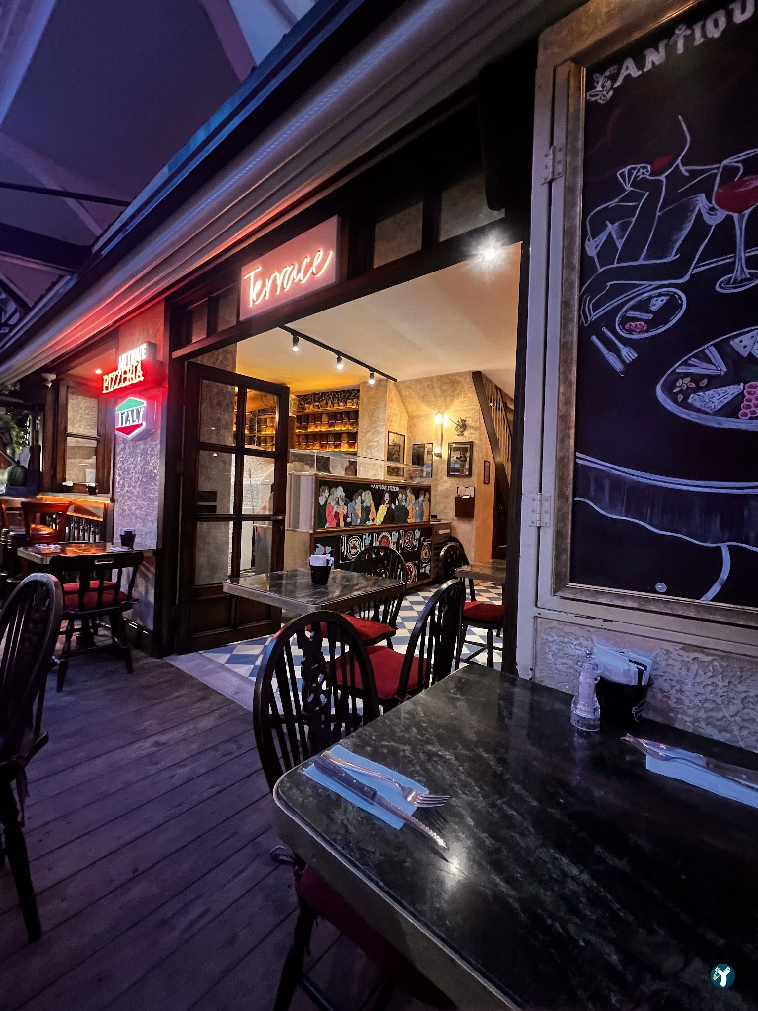 Antique Pizzeria
