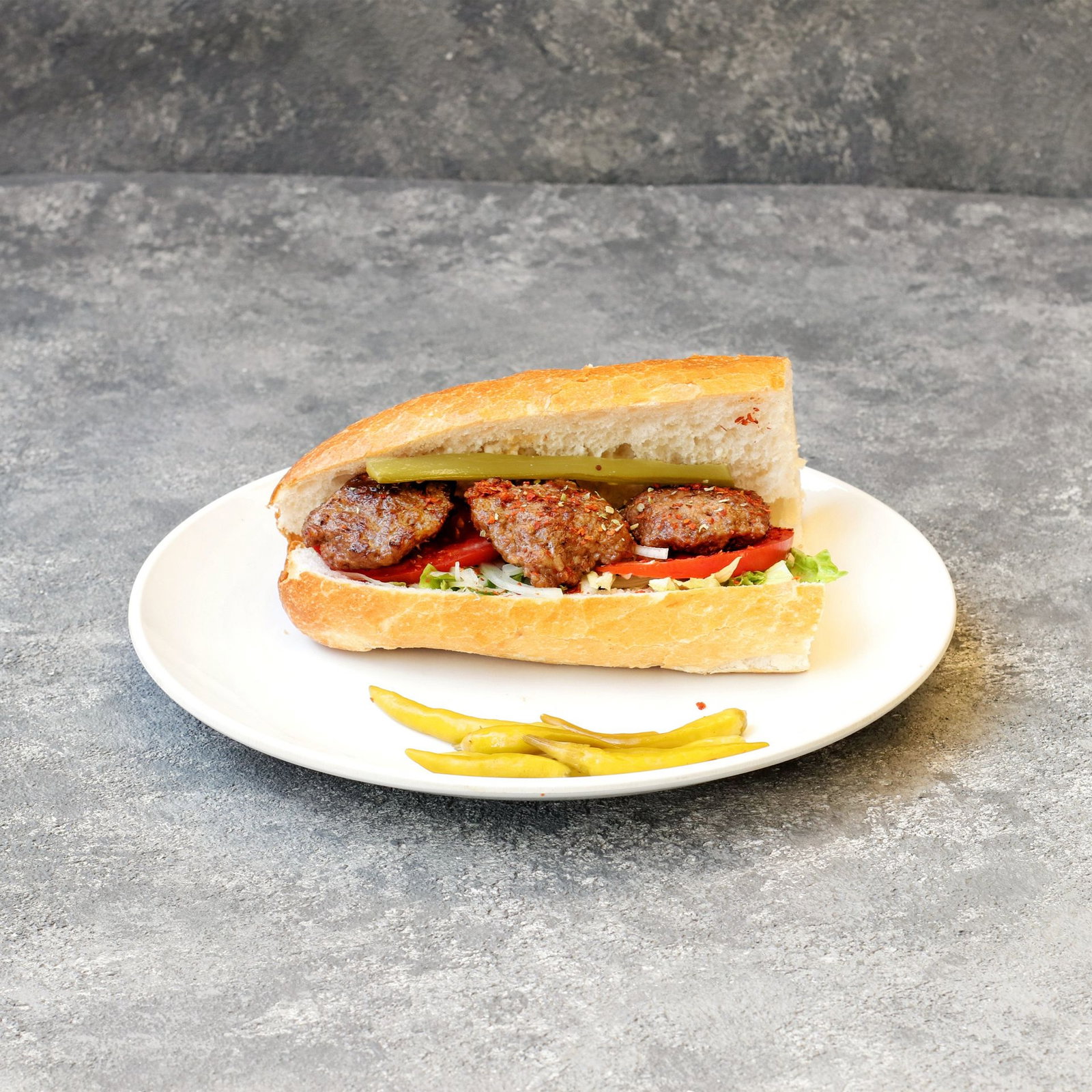 Yarım Ekmek Arası Cheddarlı Köfte