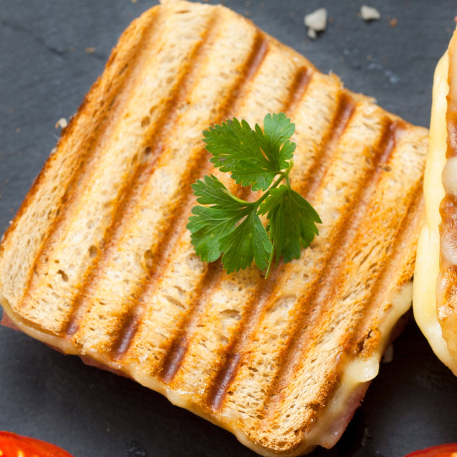 Salamlı Kaşarlı Kare Tost
