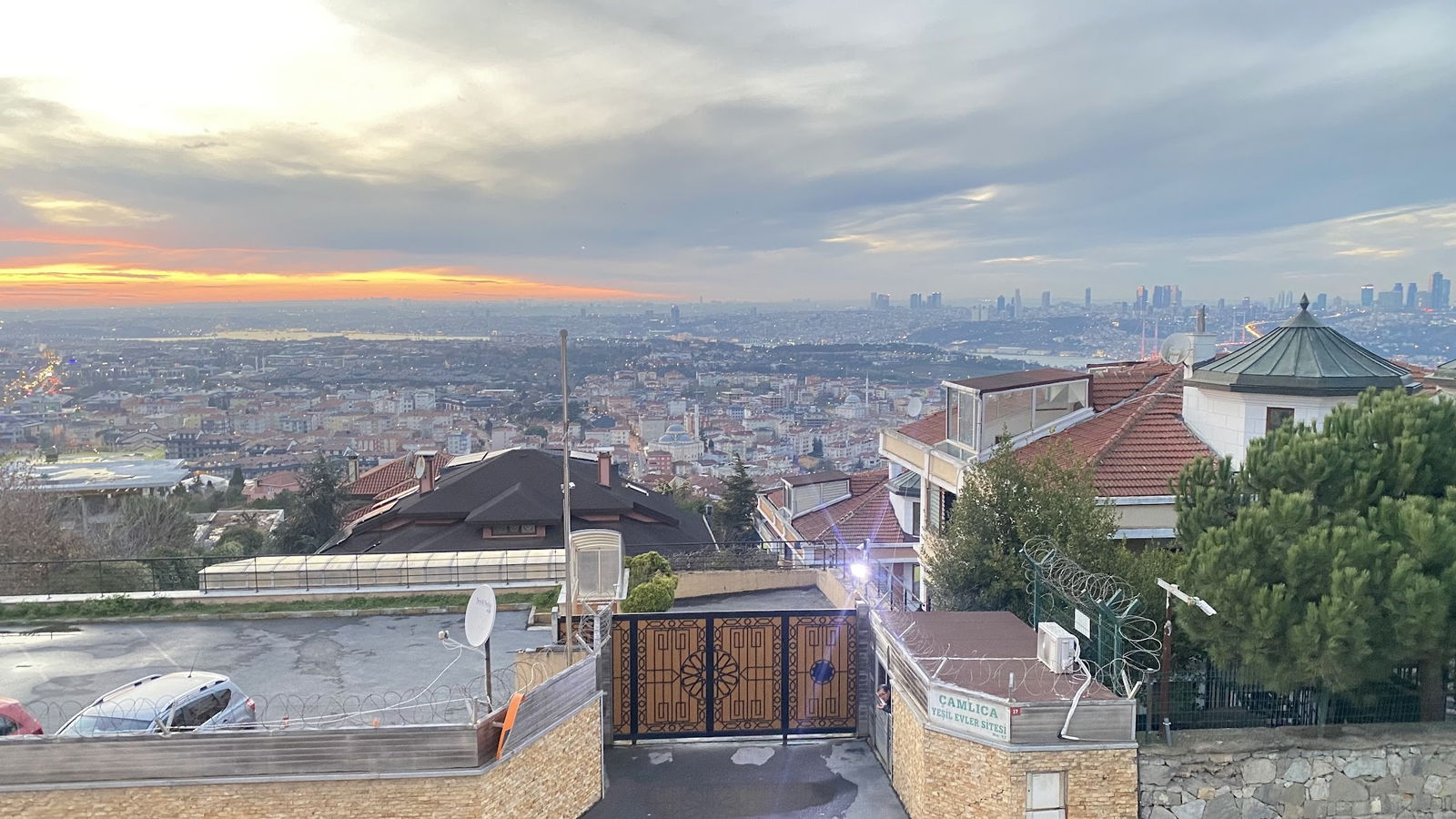 Mavera Cafe Restaurant