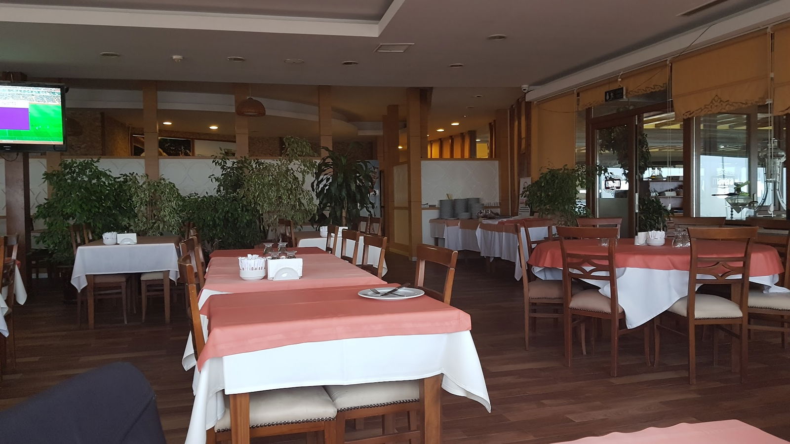 Mavera Cafe Restaurant