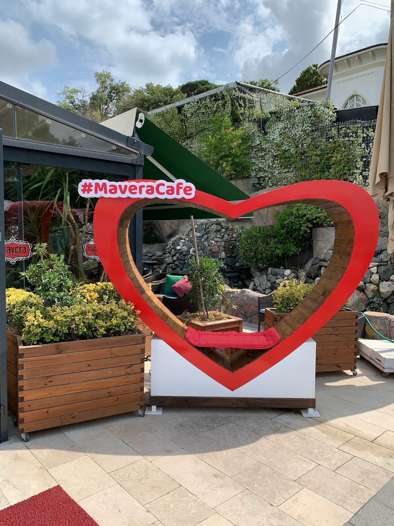 Mavera Cafe Restaurant