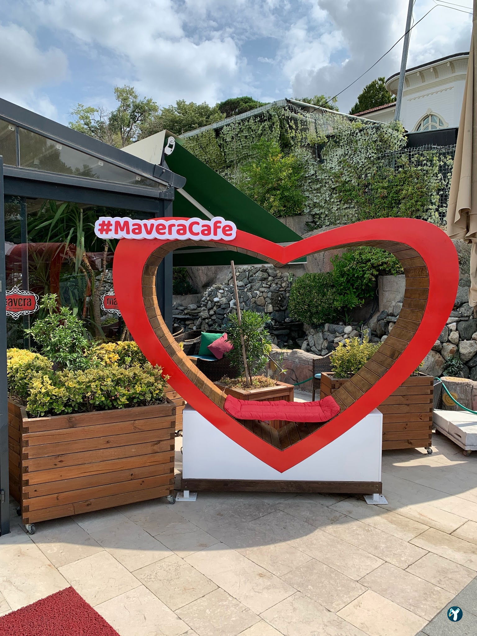 Mavera Cafe Restaurant