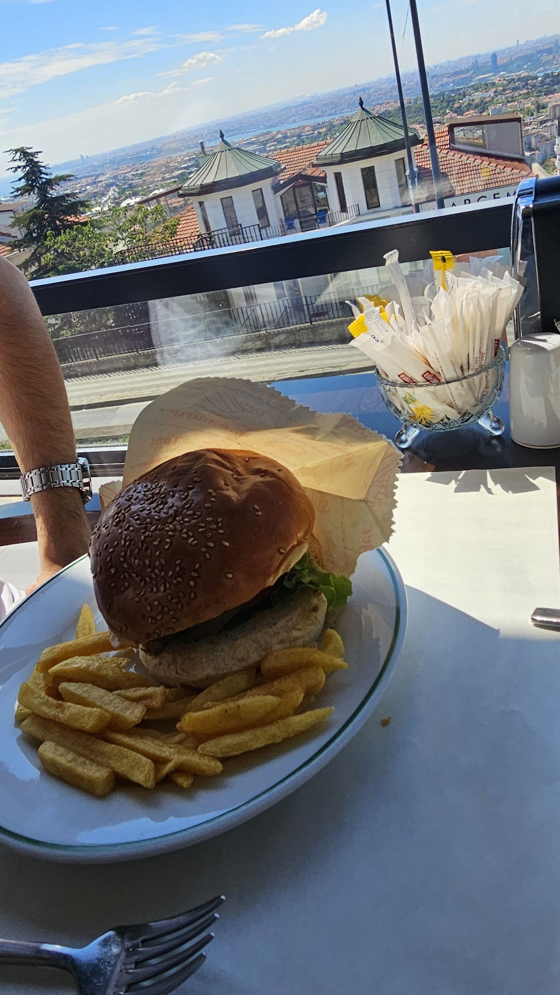 Mavera Cafe Restaurant