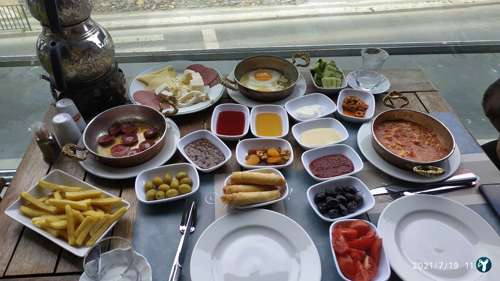 Mavera Cafe Restaurant
