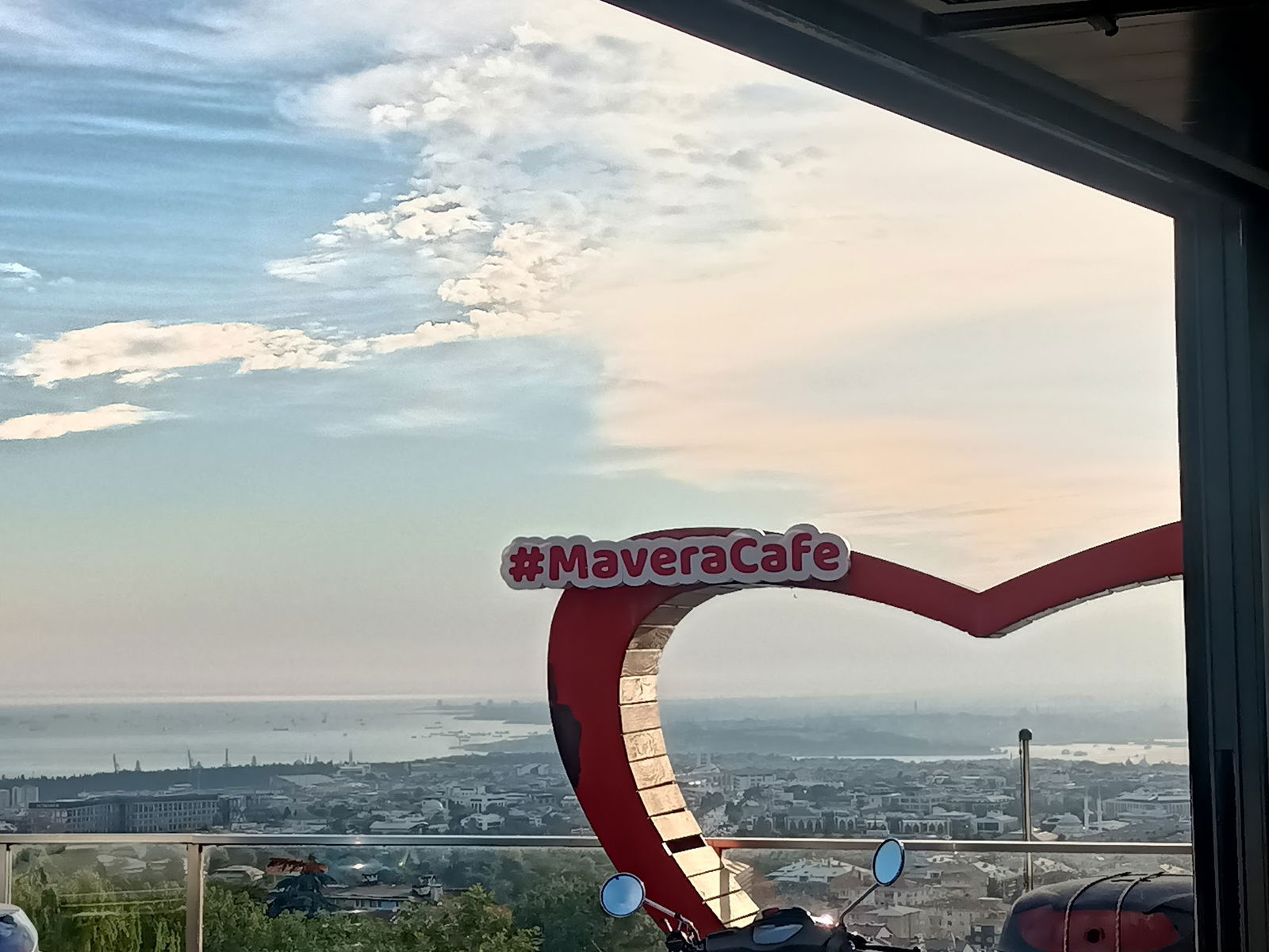 Mavera Cafe Restaurant