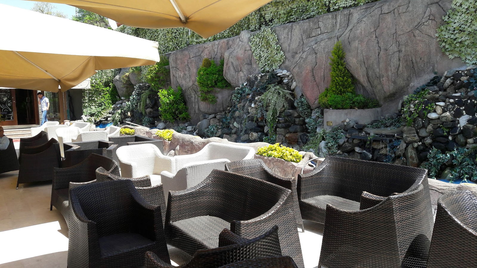 Mavera Cafe Restaurant