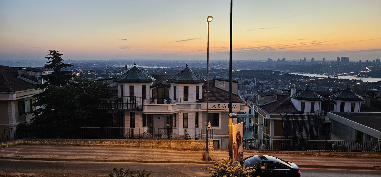 Mavera Cafe Restaurant