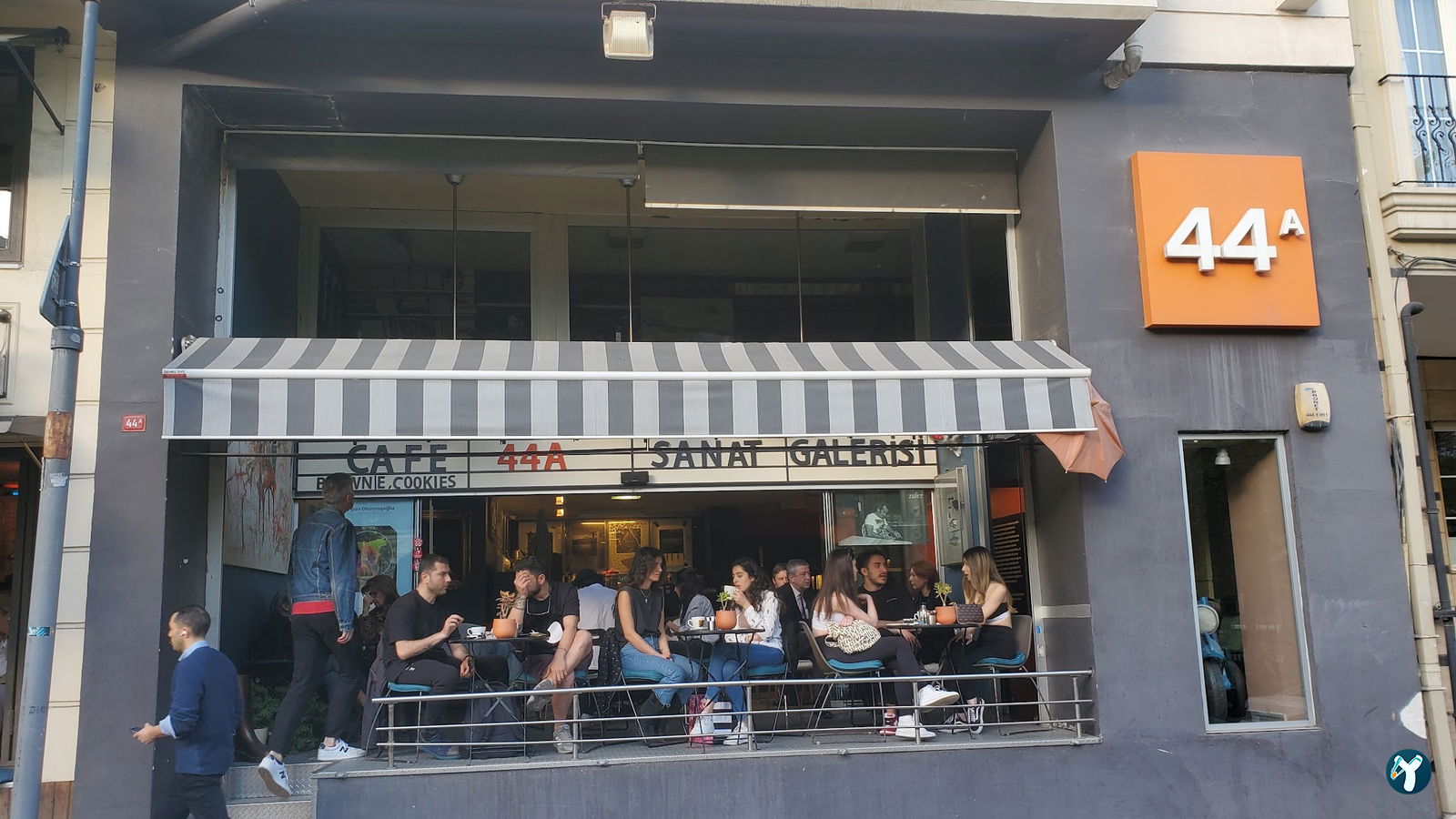 44A Art Gallery & Cafe