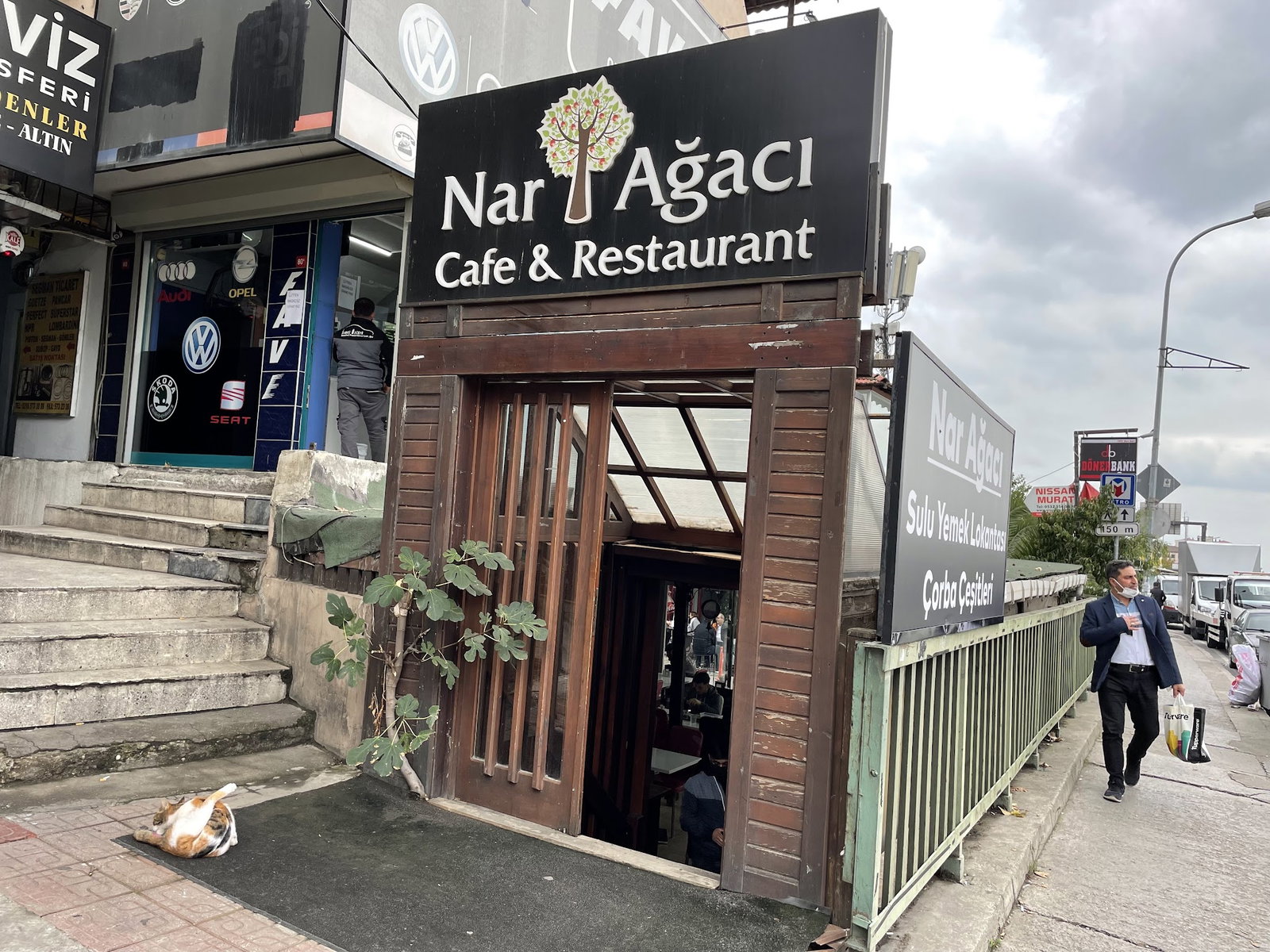 Az Bi Dakka Cafe & Restorant