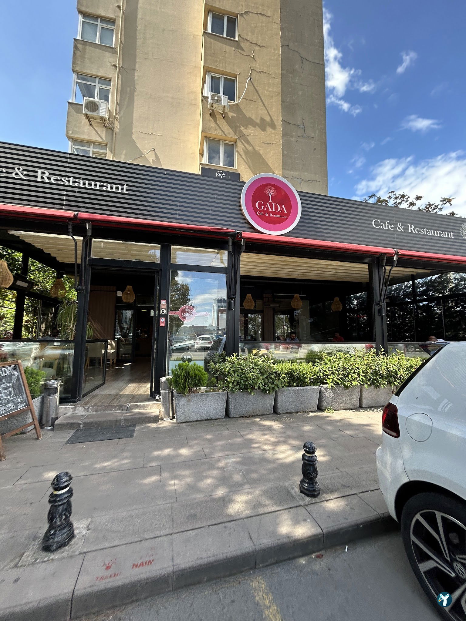 Az Bi Dakka Cafe & Restorant