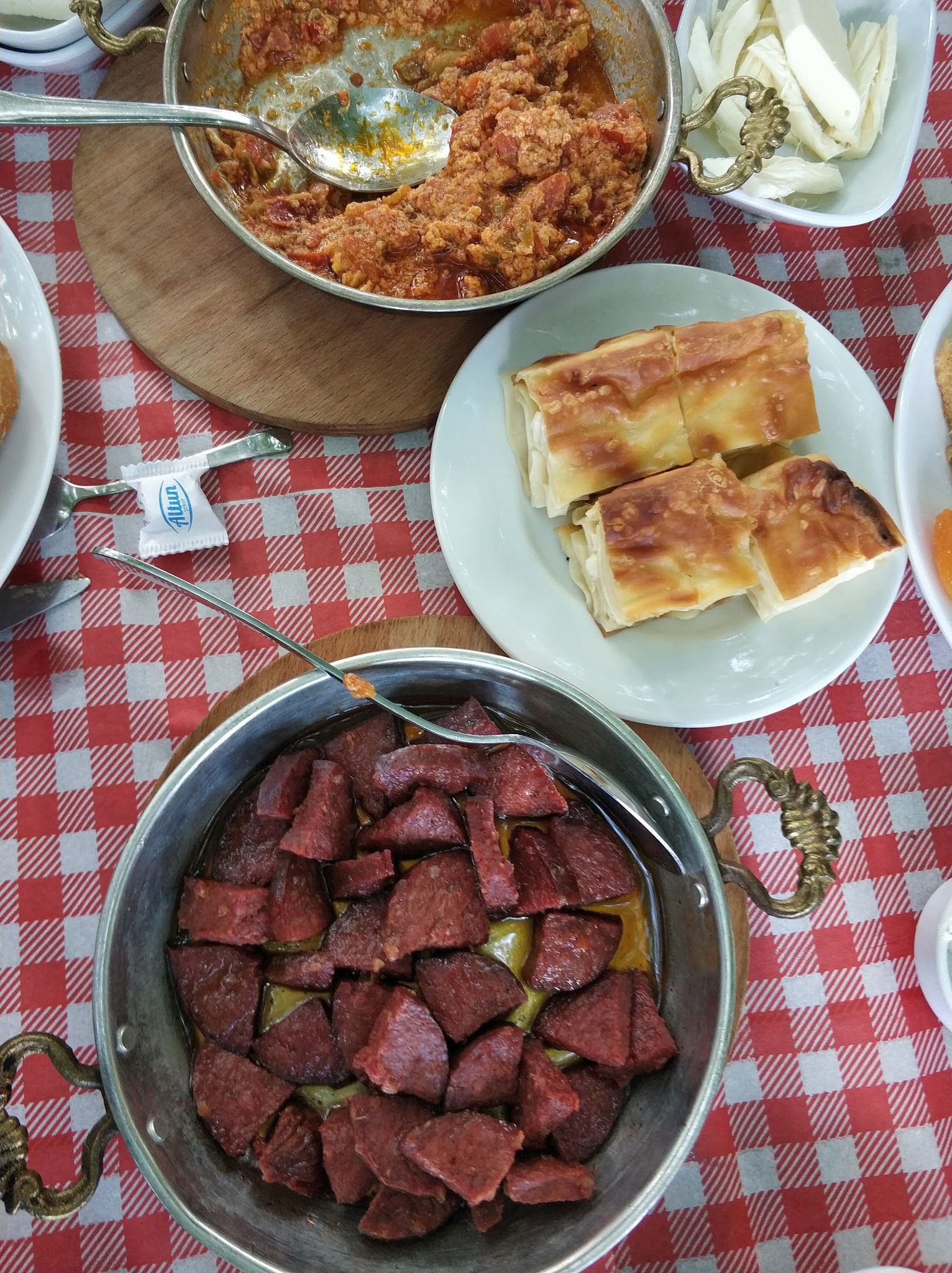 Doğanın Bahçesi Et Ve Kahvaltı Restoranı