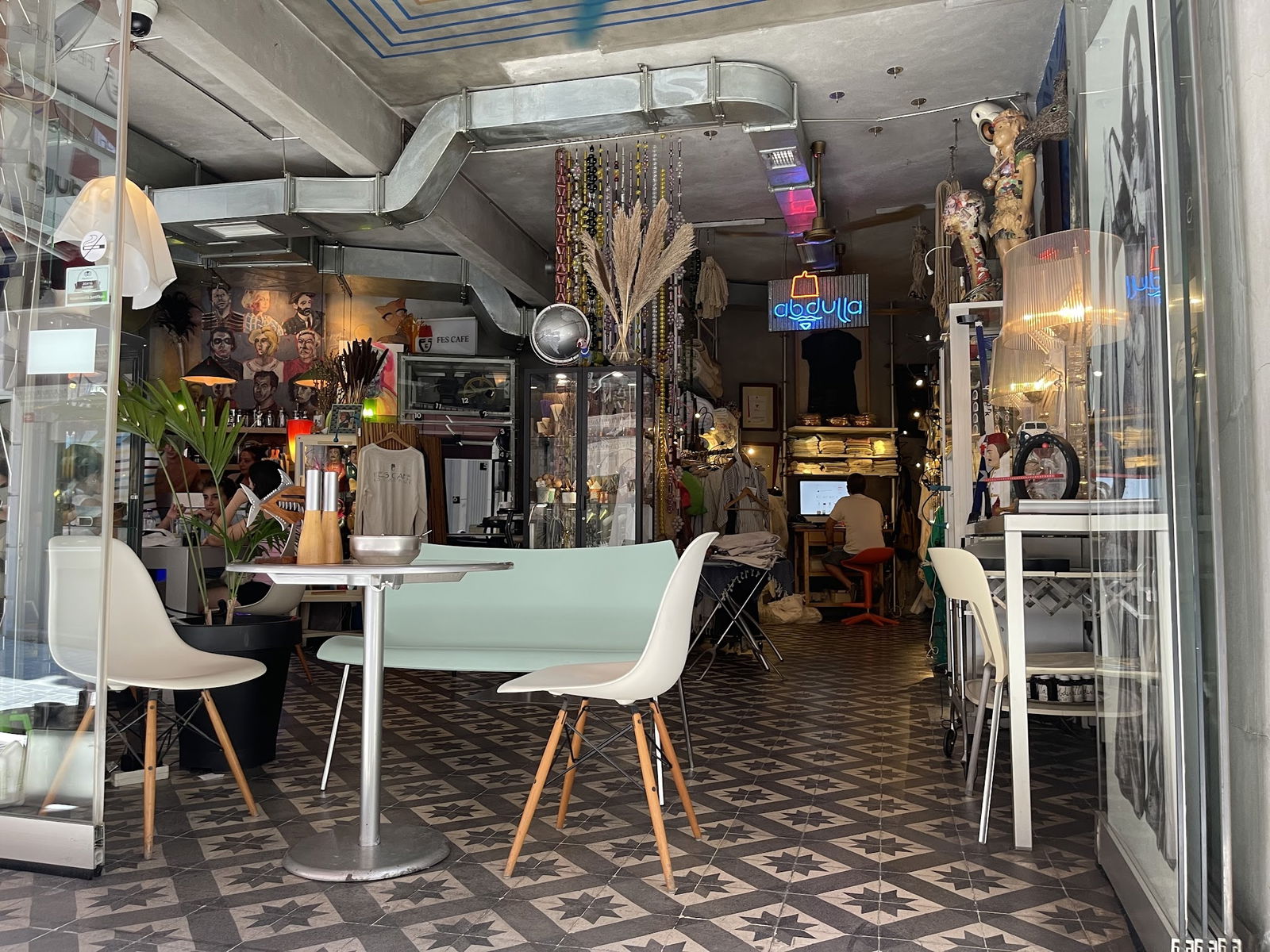Fes Cafe- Abdulla Natural