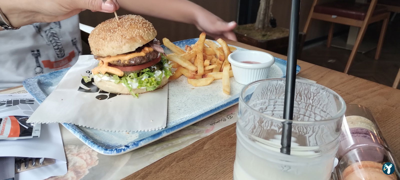 Ali̇s Restaurant Cafe