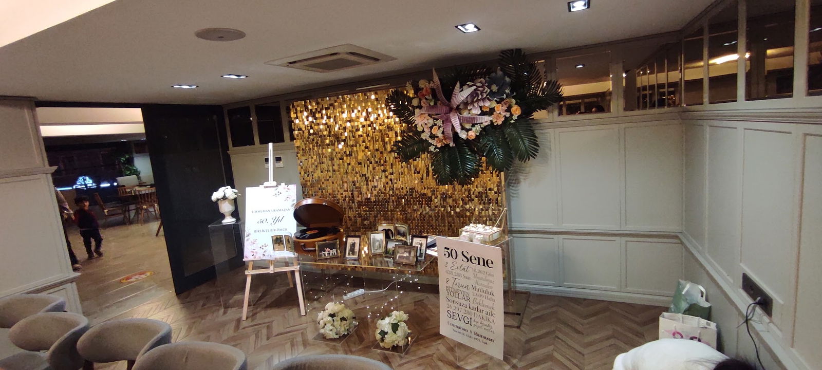 Ali̇s Restaurant Cafe