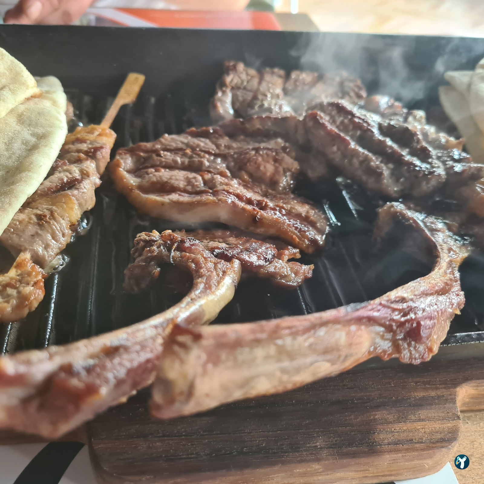 Ali̇s Restaurant Cafe