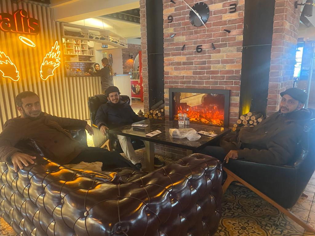 Ali̇s Restaurant Cafe