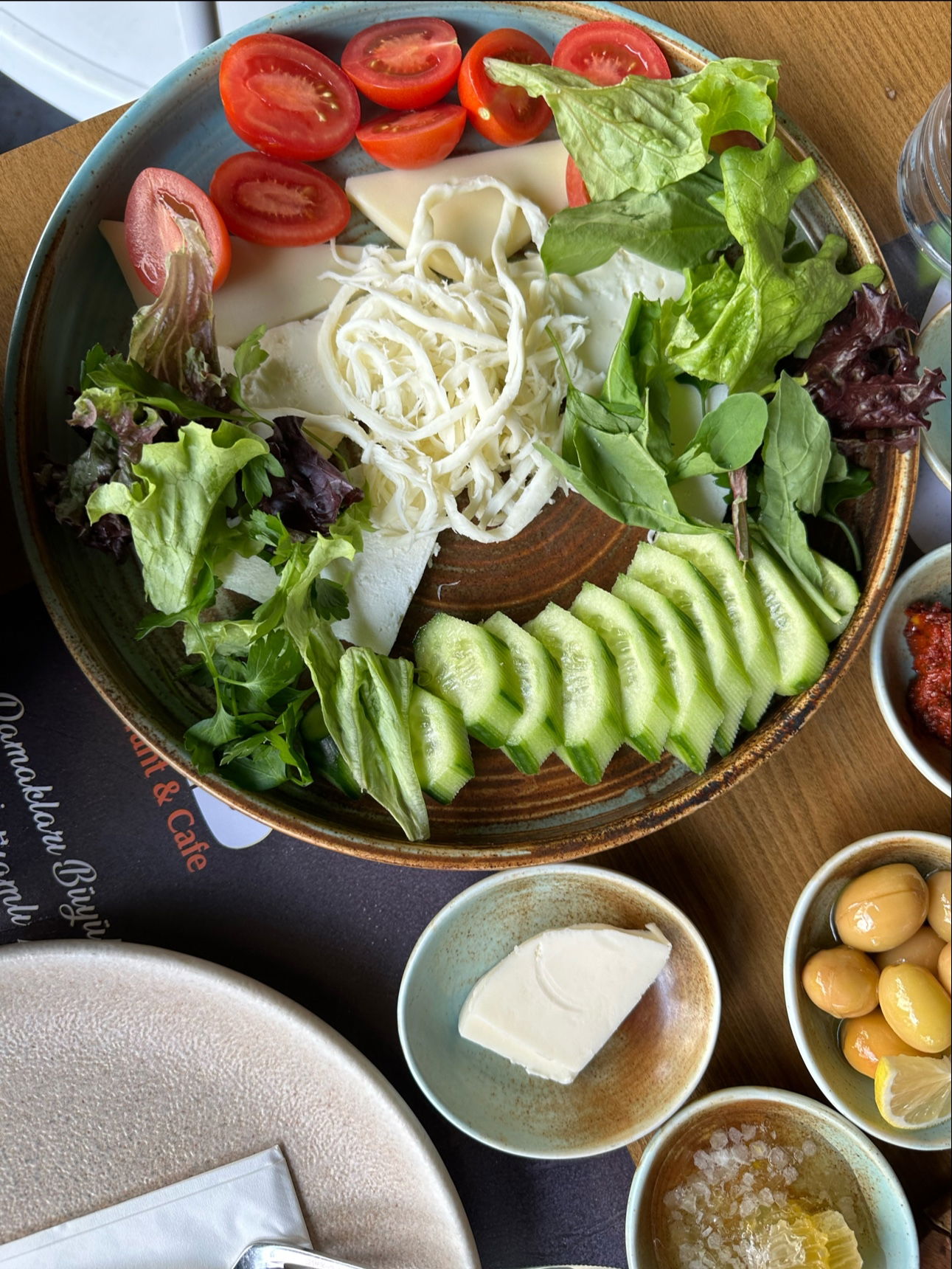 Ali̇s Restaurant Cafe