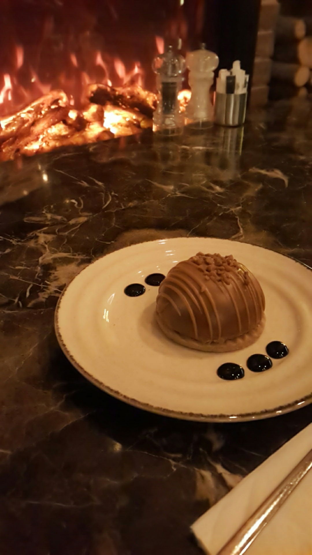 Ali̇s Restaurant Cafe