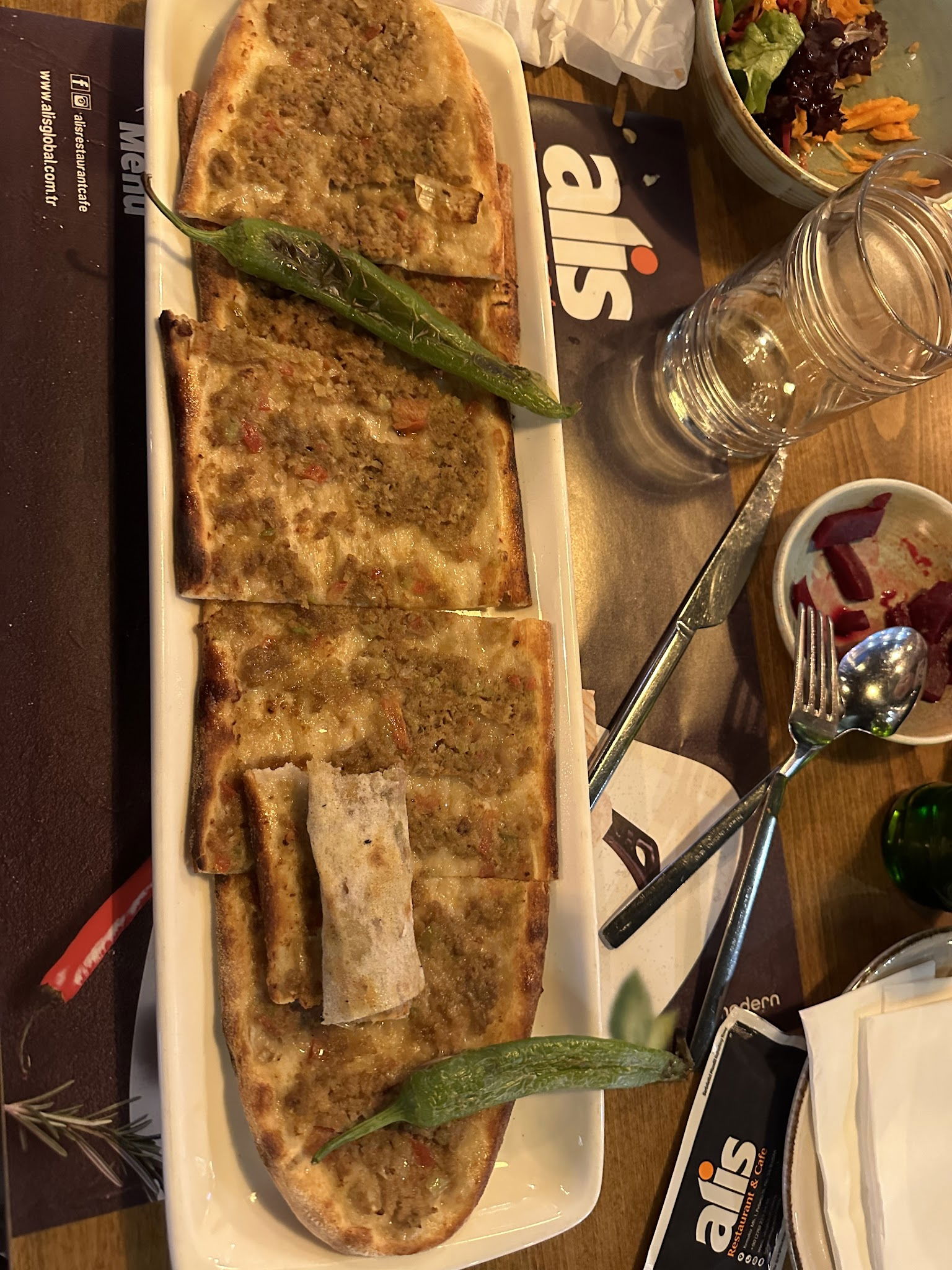 Ali̇s Restaurant Cafe