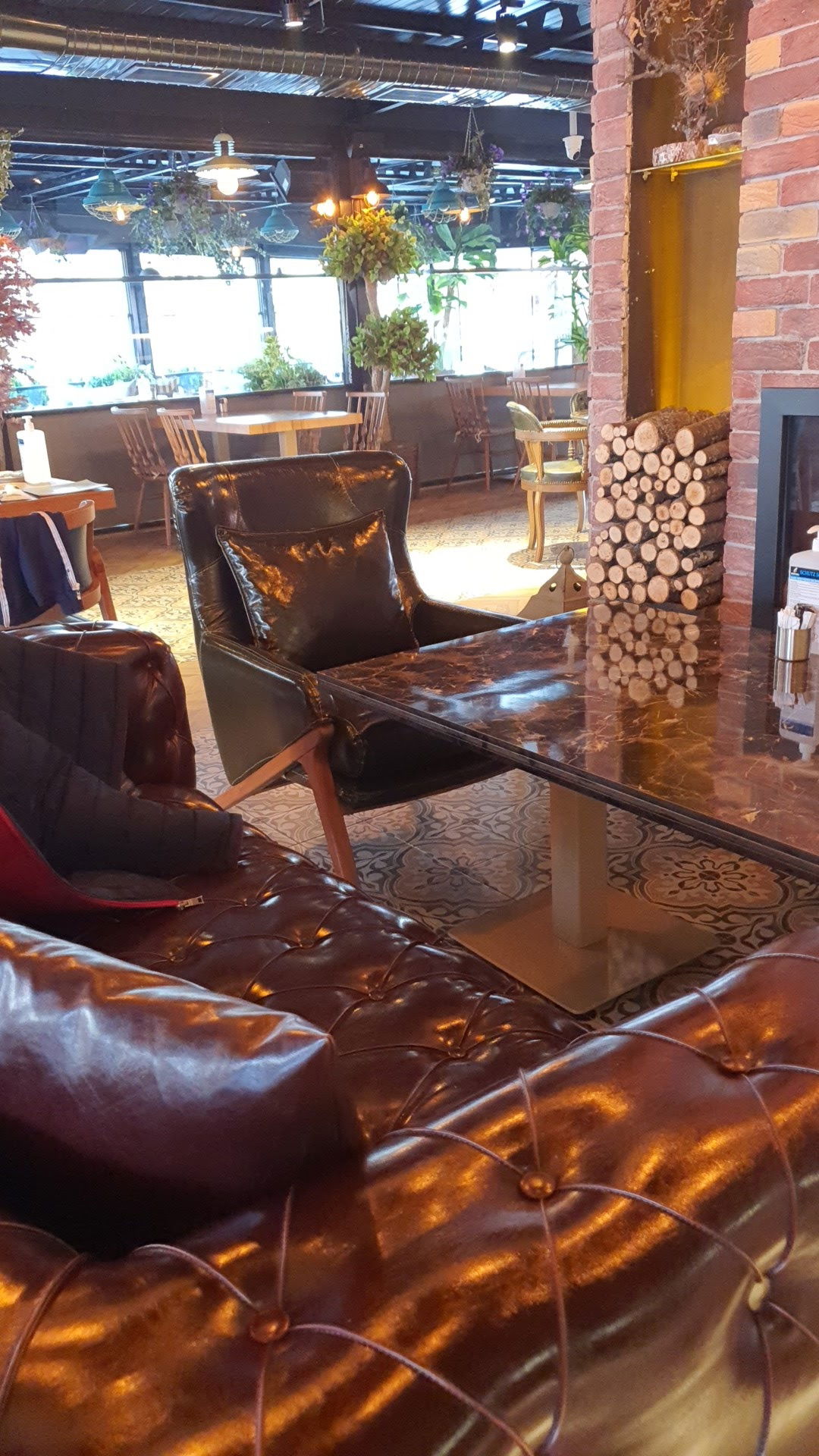 Ali̇s Restaurant Cafe