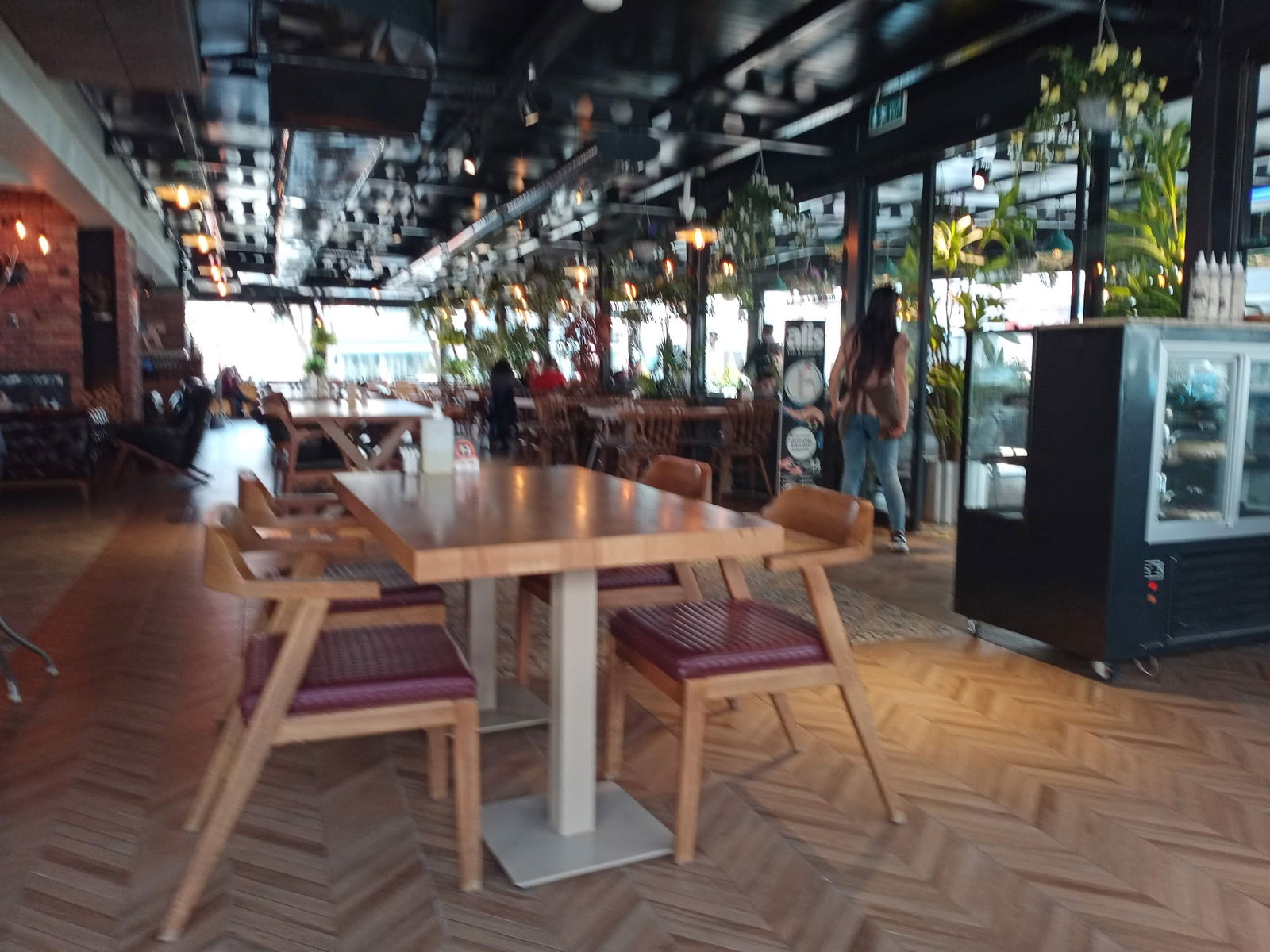 Ali̇s Restaurant Cafe