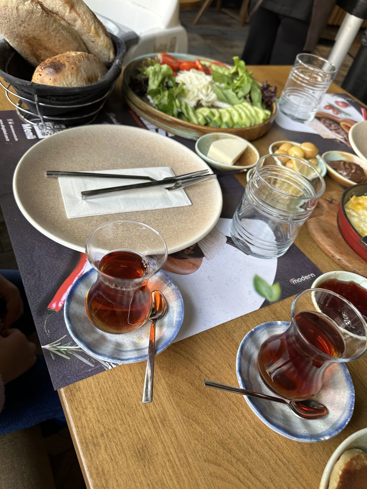 Ali̇s Restaurant Cafe