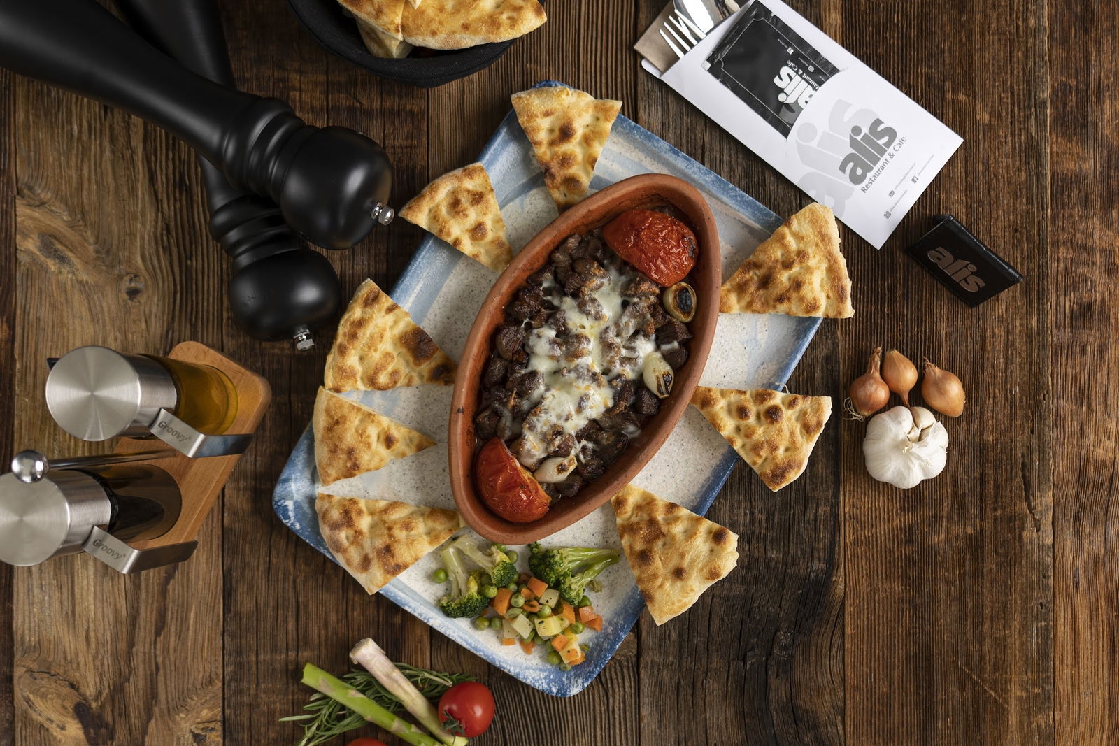 Ali̇s Restaurant Cafe