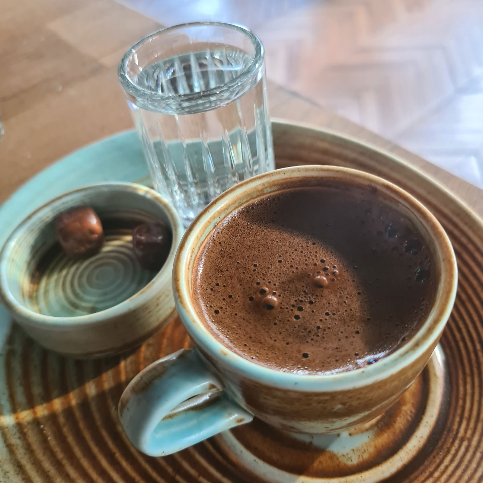 Ali̇s Restaurant Cafe