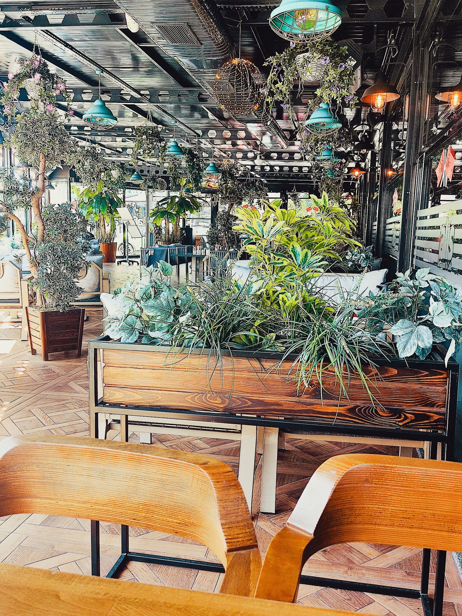 Ali̇s Restaurant Cafe