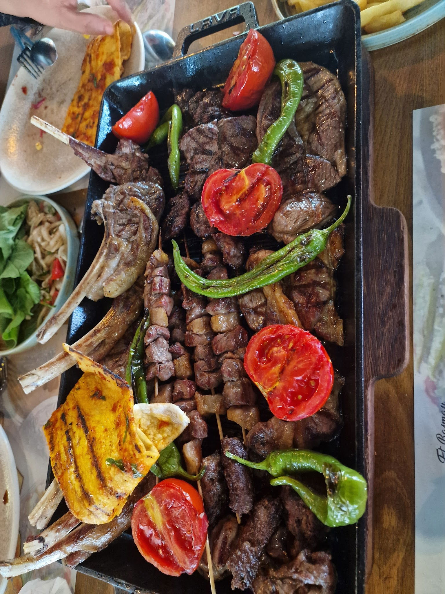 Ali̇s Restaurant Cafe