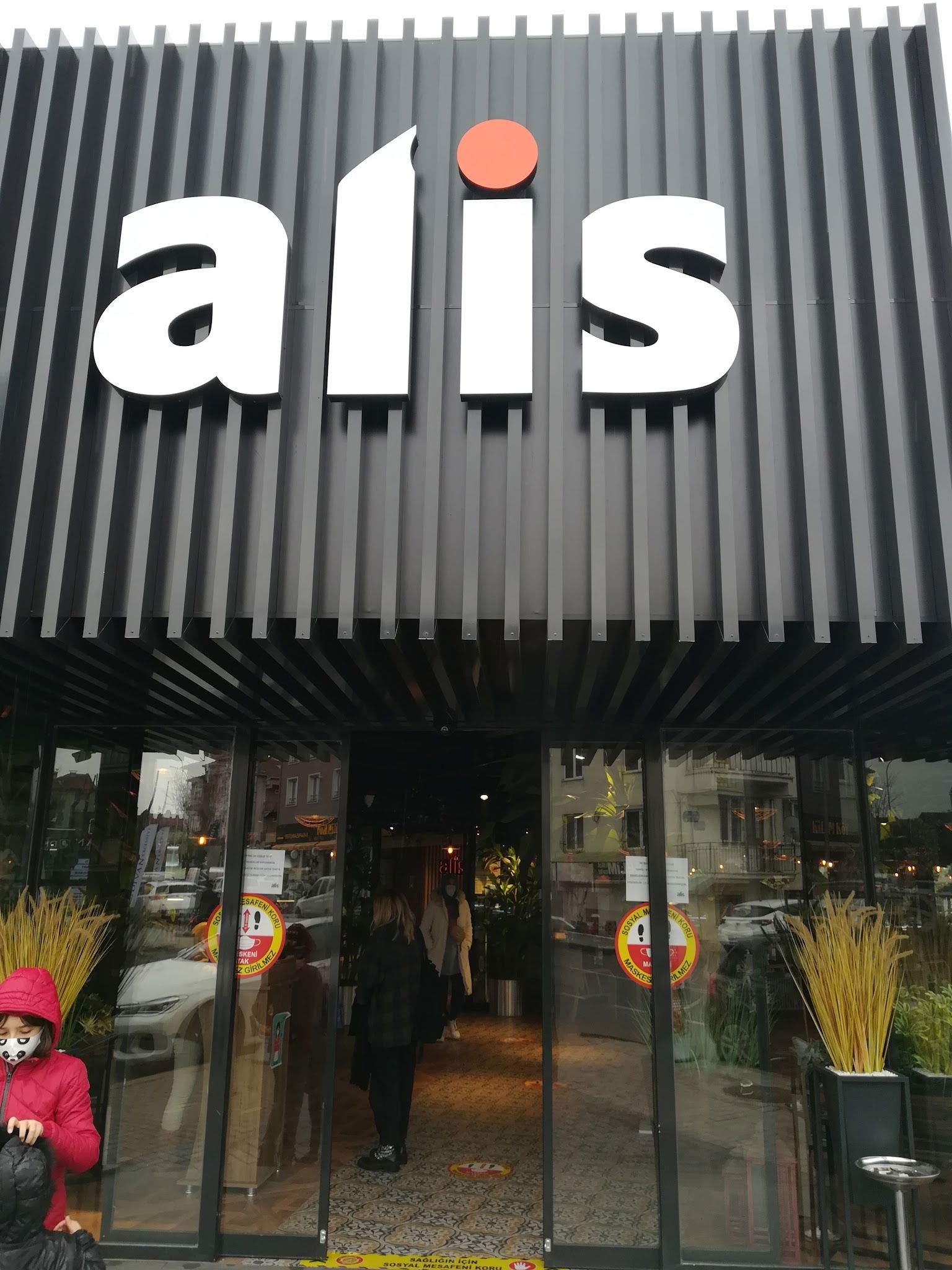 Ali̇s Restaurant Cafe
