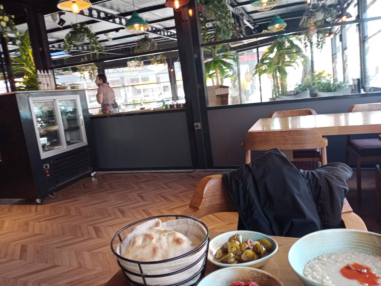 Ali̇s Restaurant Cafe