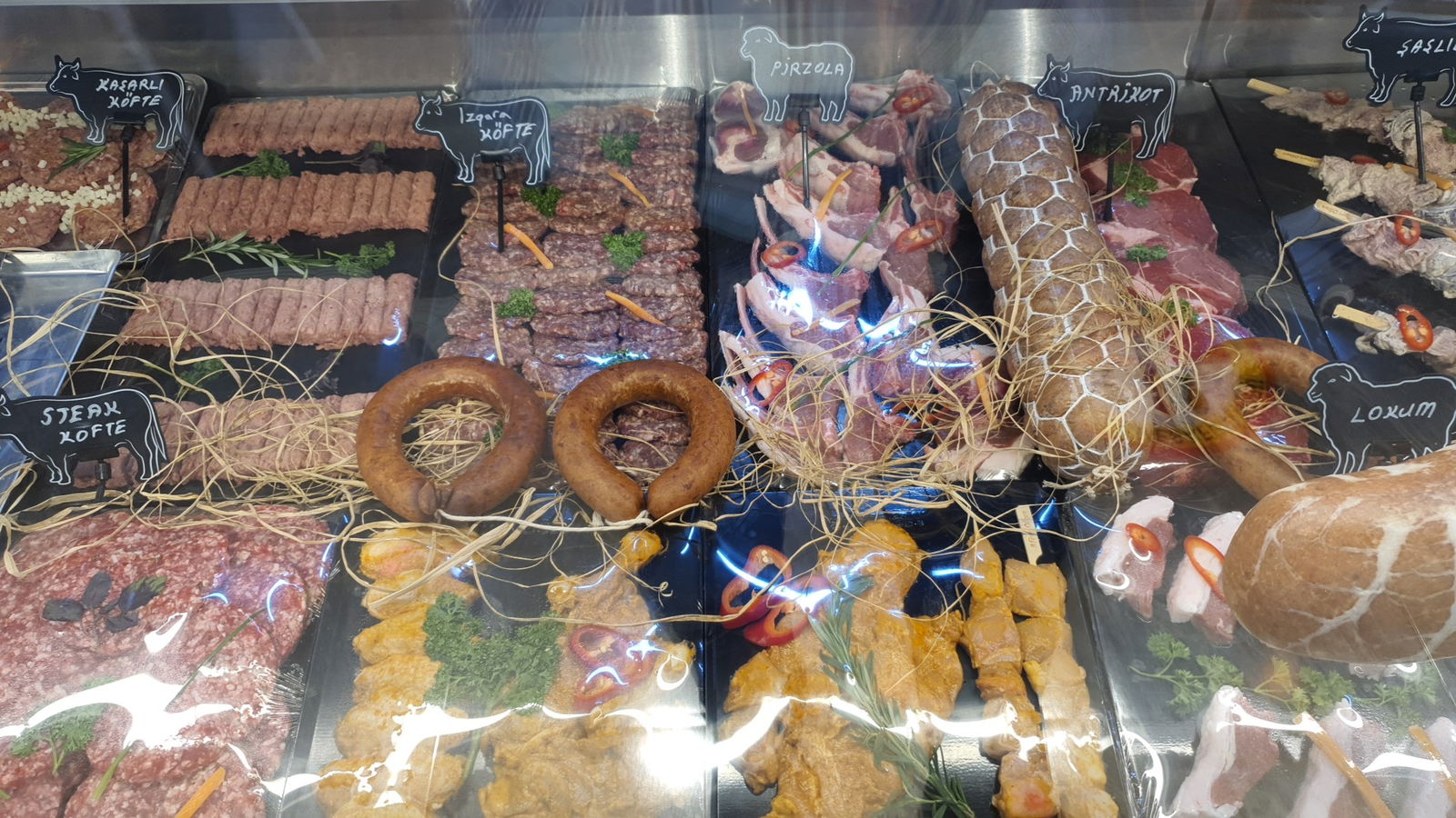 Ali̇s Restaurant Cafe