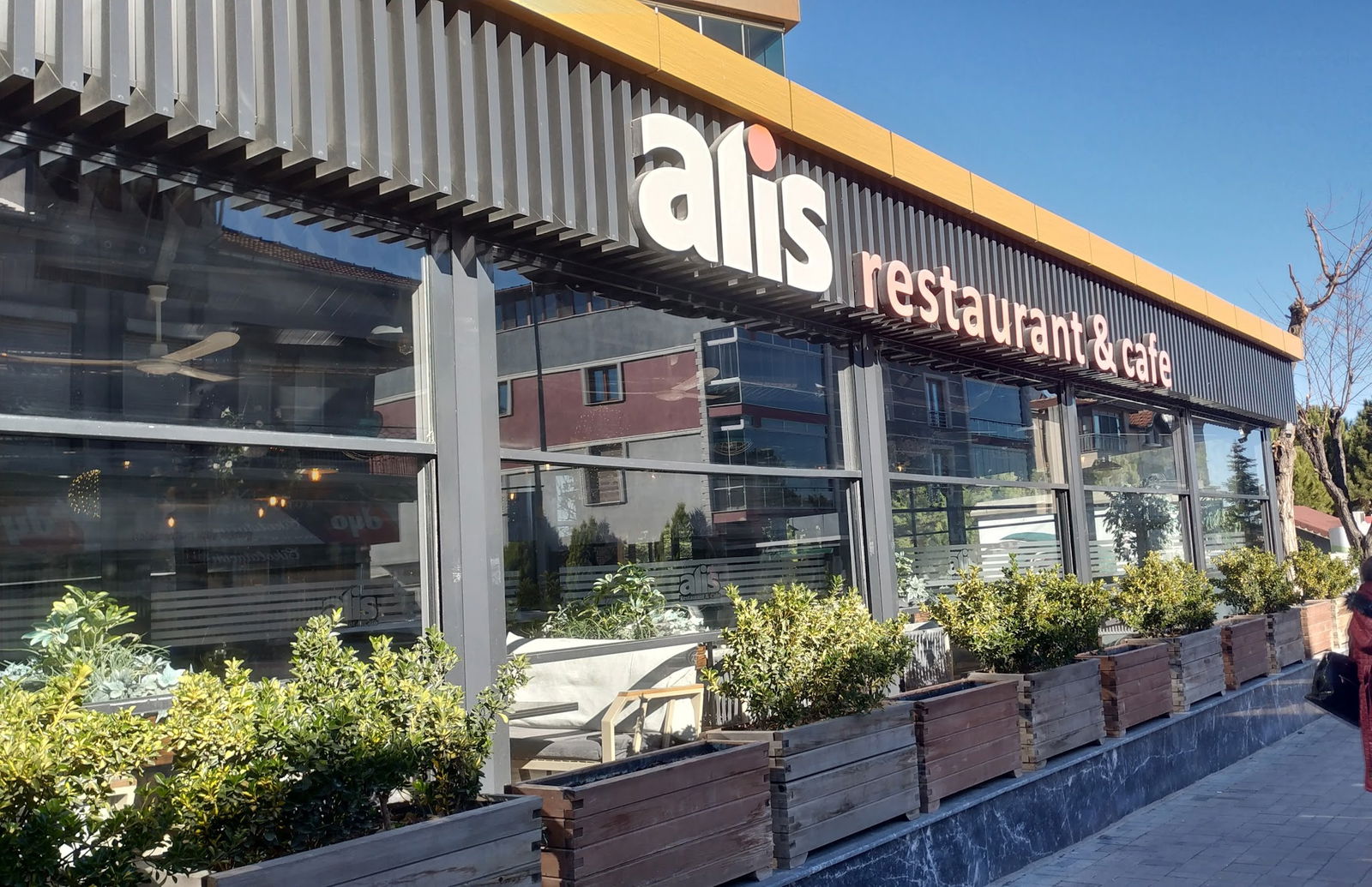 Ali̇s Restaurant Cafe