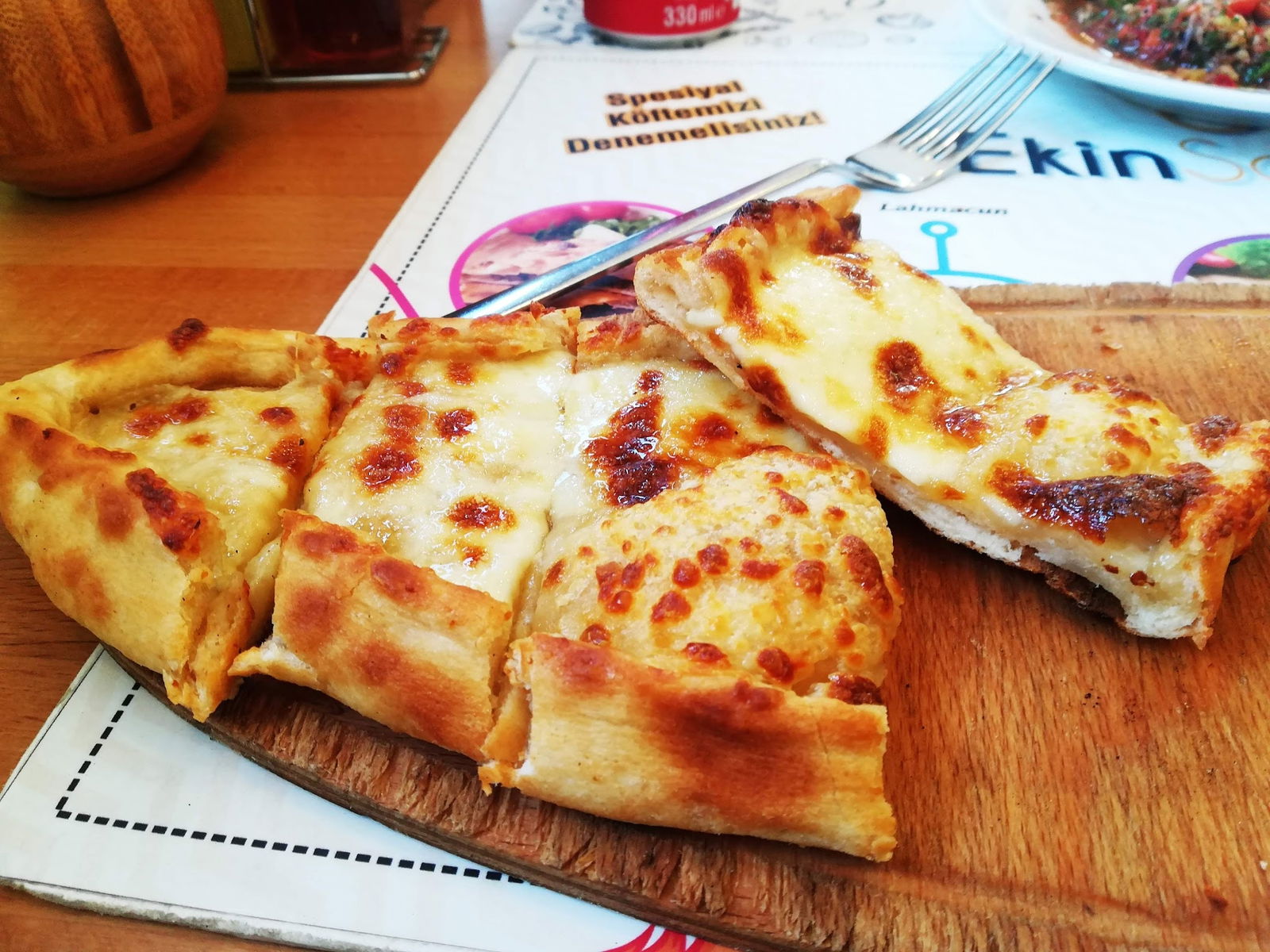 Eki̇n Sofrasi Pi̇de Lahmacun Salonu