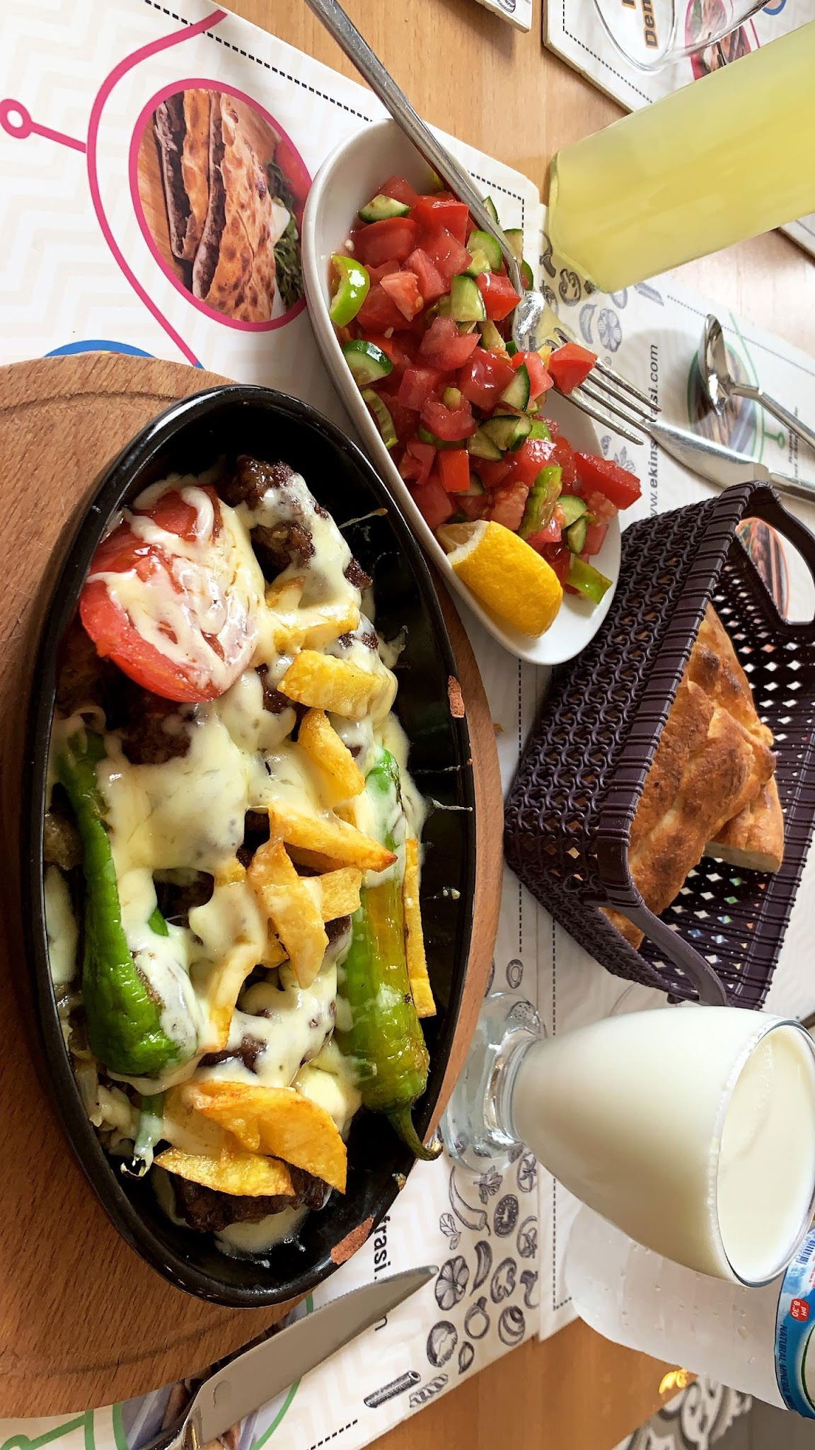 Eki̇n Sofrasi Pi̇de Lahmacun Salonu