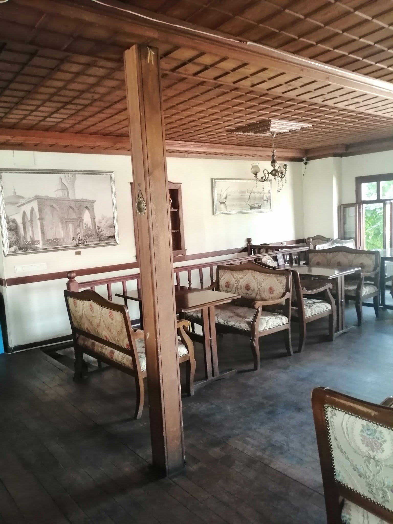 Tari̇hi̇ Hamamönü Kahveci̇si̇