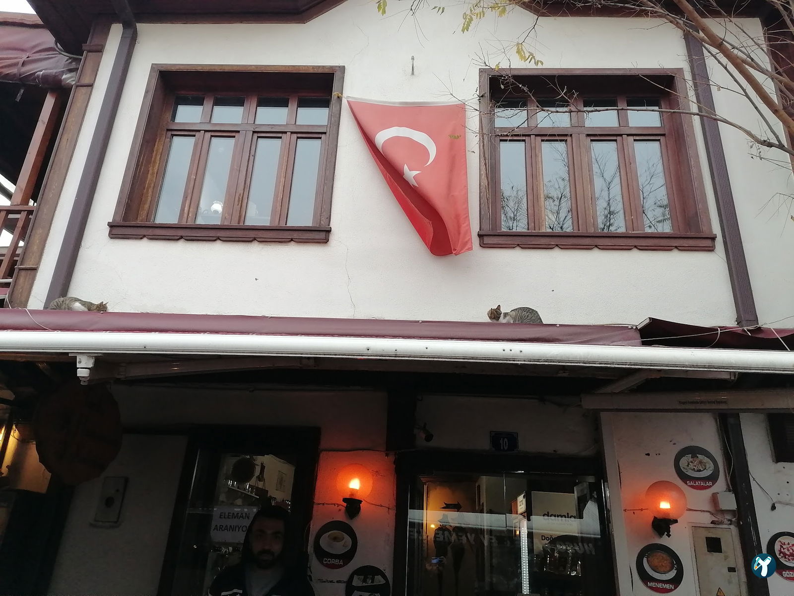 Tari̇hi̇ Hamamönü Kahveci̇si̇