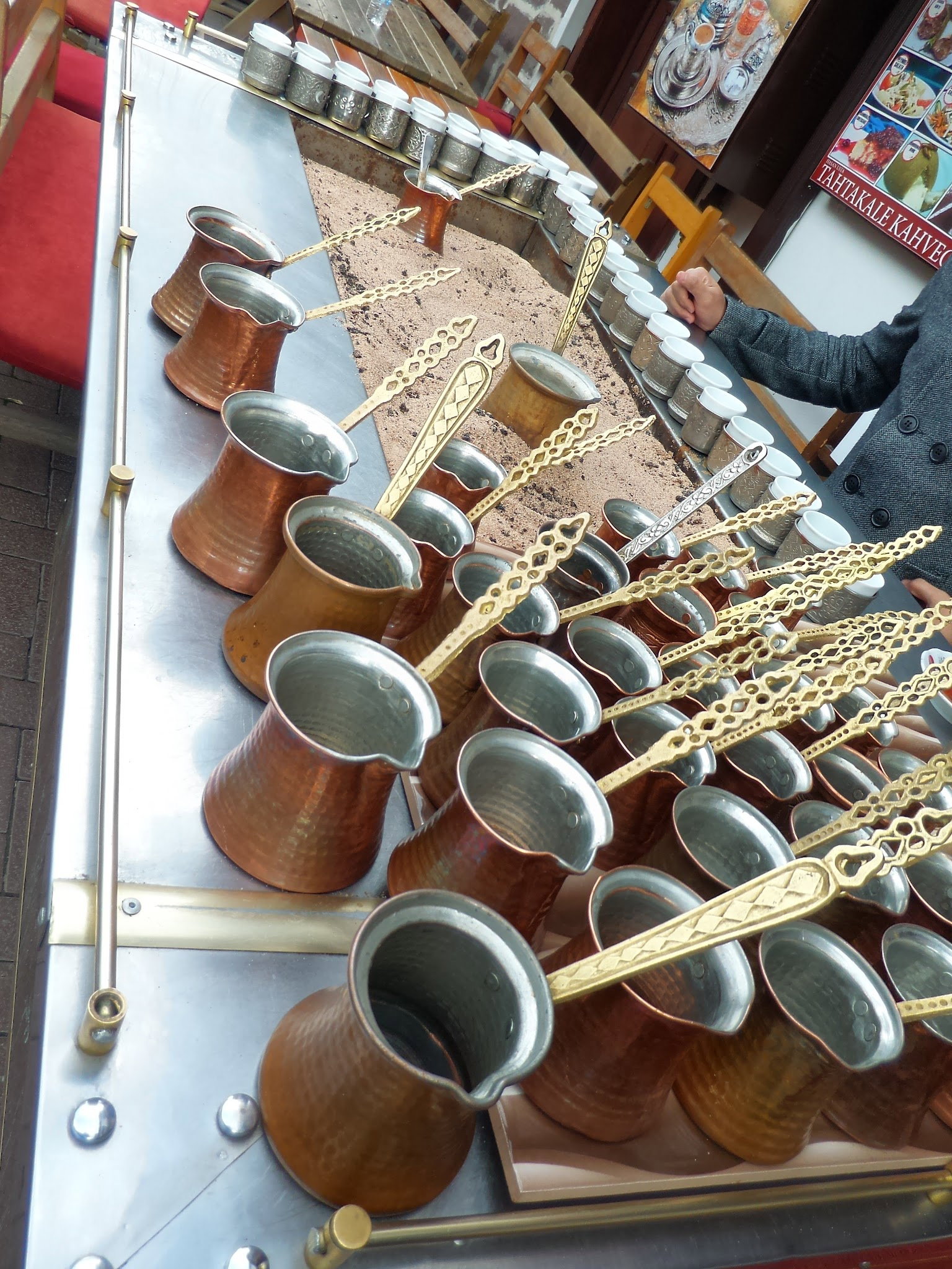 Tari̇hi̇ Hamamönü Kahveci̇si̇