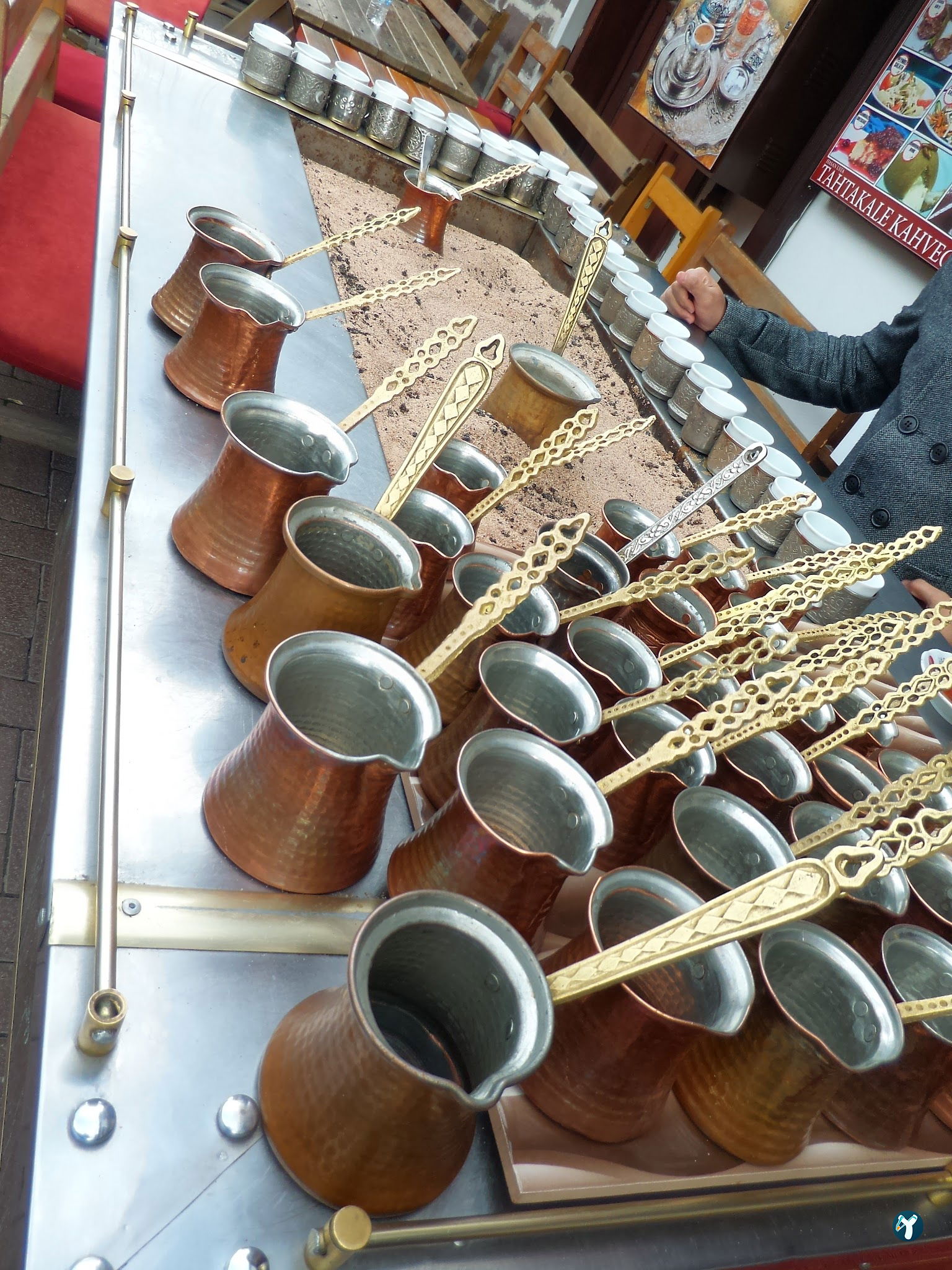 Tari̇hi̇ Hamamönü Kahveci̇si̇